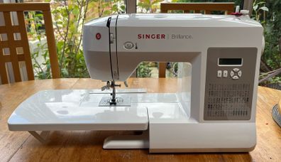 Sewing Machine (Singer 6180)