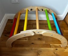 Foldable climbing arch/frame