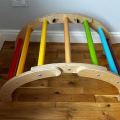 Foldable climbing arch/frame