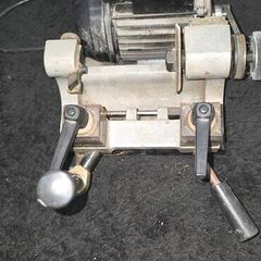key cutting machine