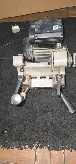 key cutting machine