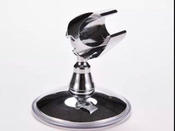 shower head suction holder. no drilling