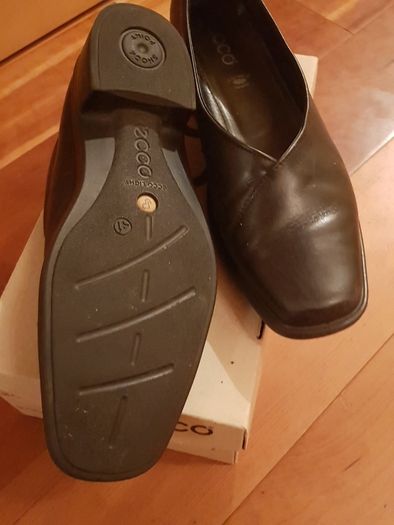 Black Ecco shoe  size  7