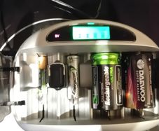 Energiser universal battery charger