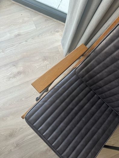 Accent chair