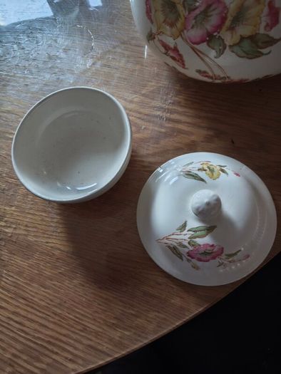 chamber pot and wash bowl set