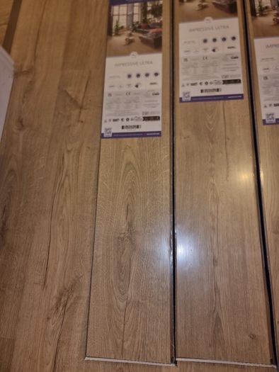 Quick-Step Laminate Flooring - Classic Oak Beige 8mm and 12mm