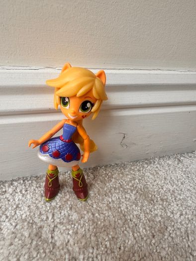 My Little Pony Equestria Girls Minis Fall Formal School Dance Applejack Used Please see photos