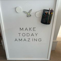 Magnetic notice board
