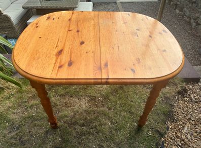 kitchen table and chairs
