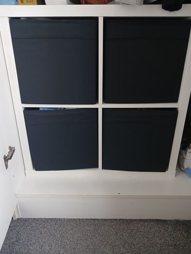 Storages Unit with Baskets