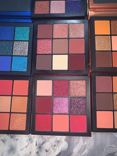 Huda beauty obsession eye shadow palette