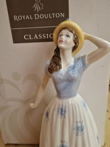 Royal Doulton Figurine "Catherine"