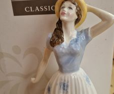 Royal Doulton Figurine "Catherine"