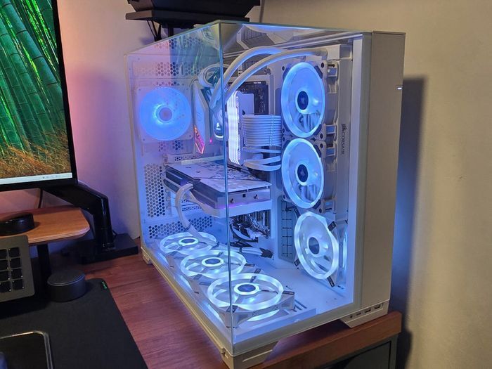 Custom Built Lian-Li White Artic Build RGB Desktop Gaming PC - Windows 11 Pro,Intel i7,3TB SSD,8GB GPU,64GB RAM,850 PSU, Corsair RGB Fans