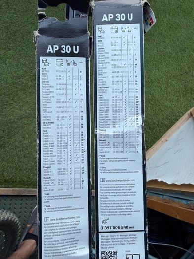 Bosch aero ap30u 750mm x2 as new wipe blades/removed without use due to car change.