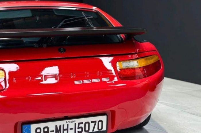 Porsche 928 S4 5.0 V8 Automatic