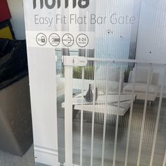 stair gate x2