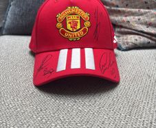 Signed Man Utd hat