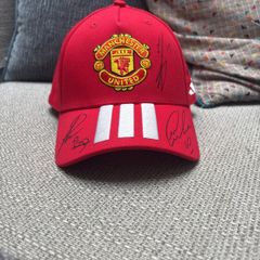 Signed Man Utd hat