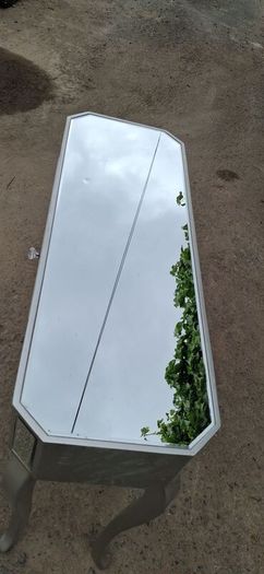 Vanity mirror dressing table