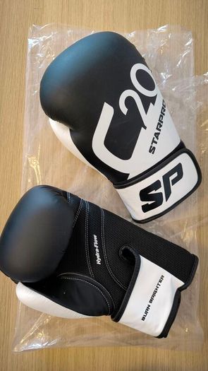 Starpro C20 Boxing Gloves Black/White