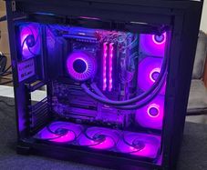 LianLi Dynamic 011 Ryzen 7 9800X3D Gaming PC