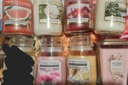 Large yankee candles