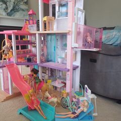 Barbie doll house