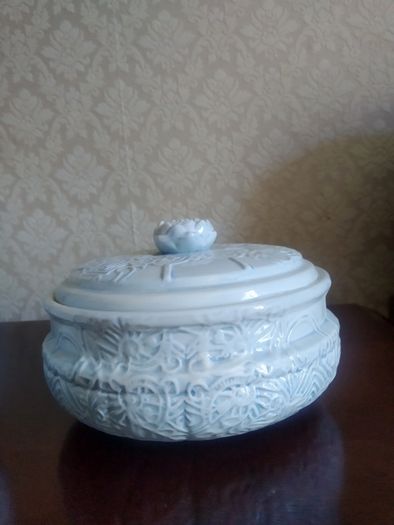 NEW ANTHROPOLOGIE Embossed Small Tureen and Jar