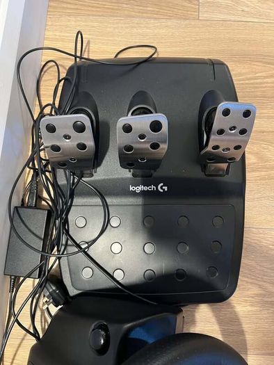 Logitech G29 racing sim wheel and pedals