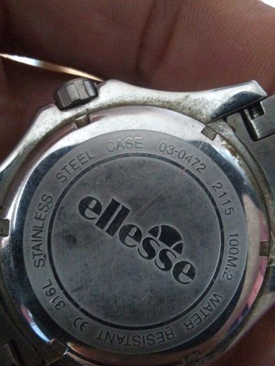 ellesse divers watch
