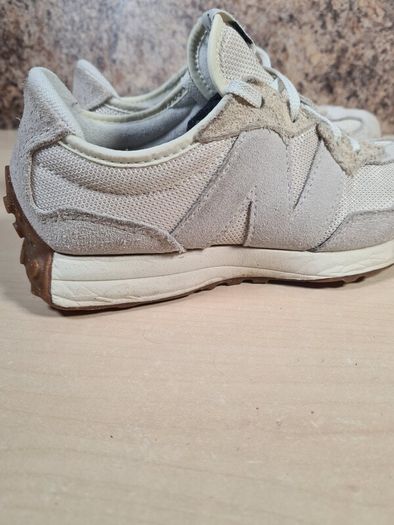 Kids NEW BALANCE NB 327 Runners trainers suede Size UK 3 EU 35.5 unisex boys girls womens (AT1)