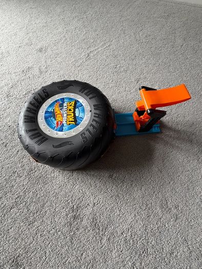 Hotwheels Portable Monster Truck Set