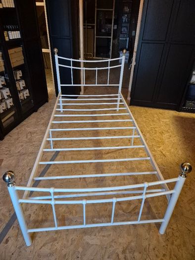 Single Metal Frame Bed including Memory Foam Mattress
