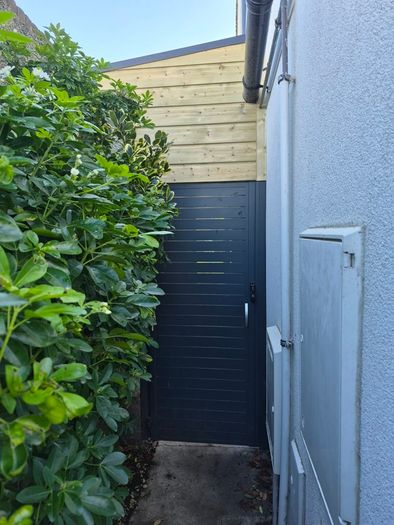 leanto covered side entrance pergola Decking Fencing