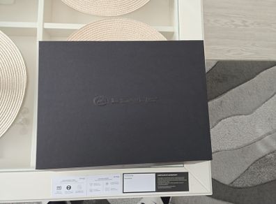 lexus gif box