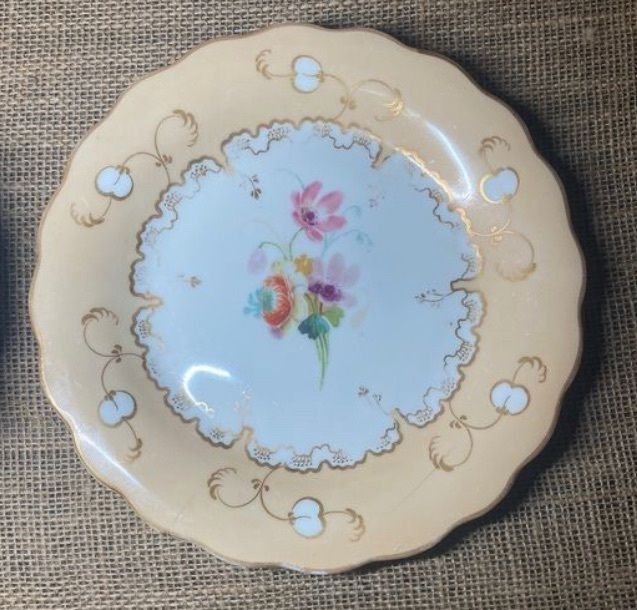 Set of  6 Pretty side plates