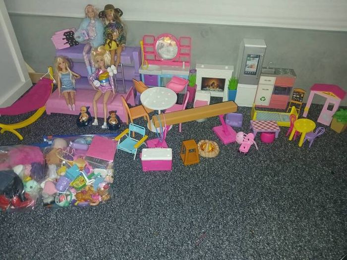 barbie dolls and accessories box included