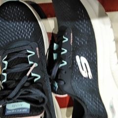 Sketchers ladies trainers