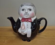 Decorative Novelty Waiter Teapot