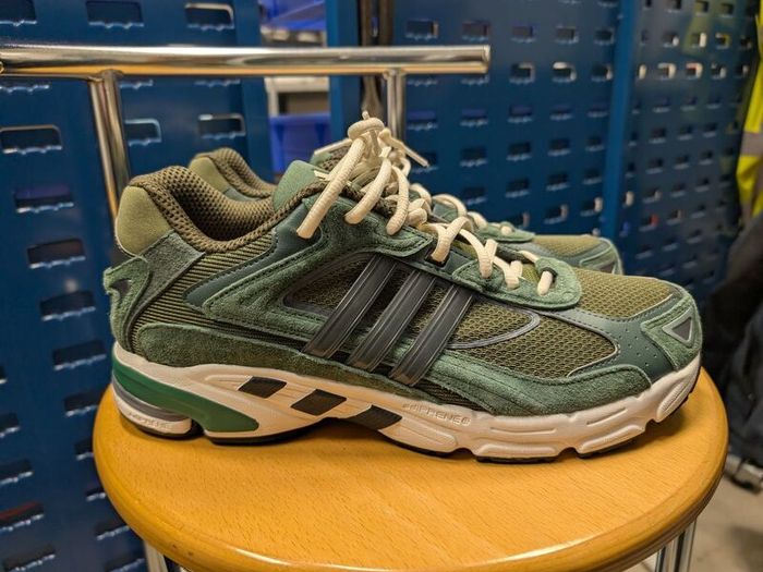 Adidas Response CL Trainers