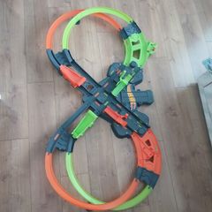Hot wheels Action track