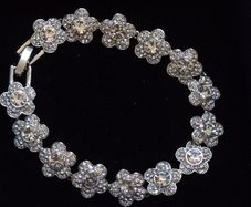 Swarovski X Ariana Grande Flower bracelet