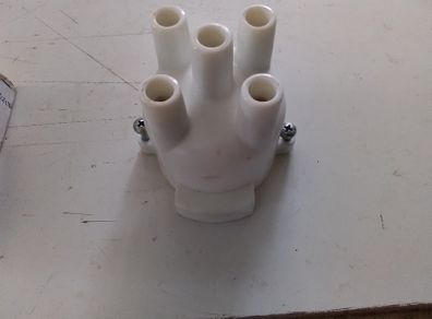 Talbot / Chrysler / Simca Distributor Cap.
