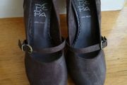 Pe and Pa Shoes. Size 5