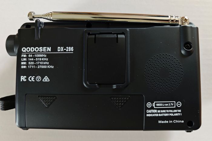 Qodosen DX286 LW/SW/MW/FM Radio and accessories set