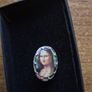 Vintage Mona Lisa Brooch Image 4