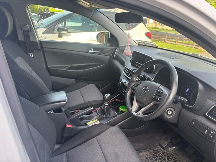 Hyundai Tucson   2 seats comercial