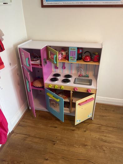 Play kitchen